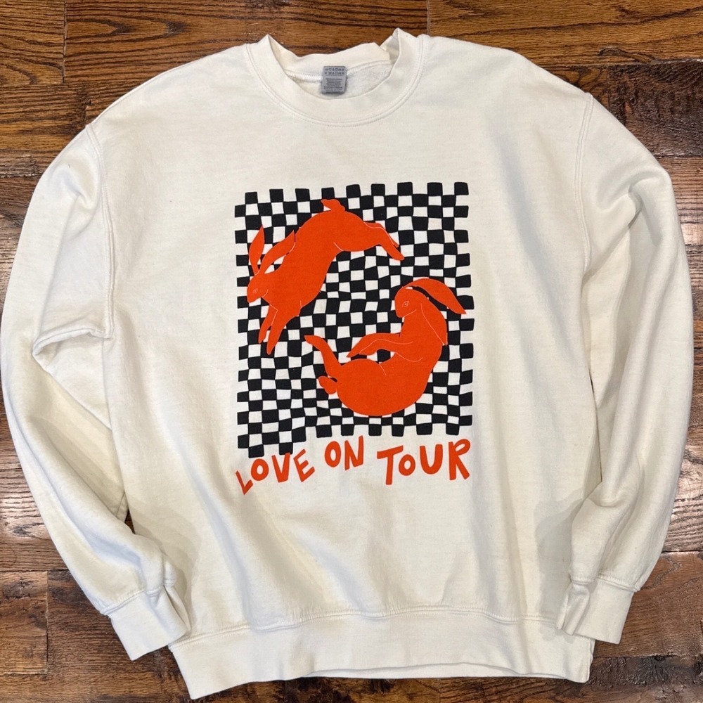 Harry Styles Love On Tour Sweatshirt Medium Cream Orange Bunny Rabbits HSLOT Tag
